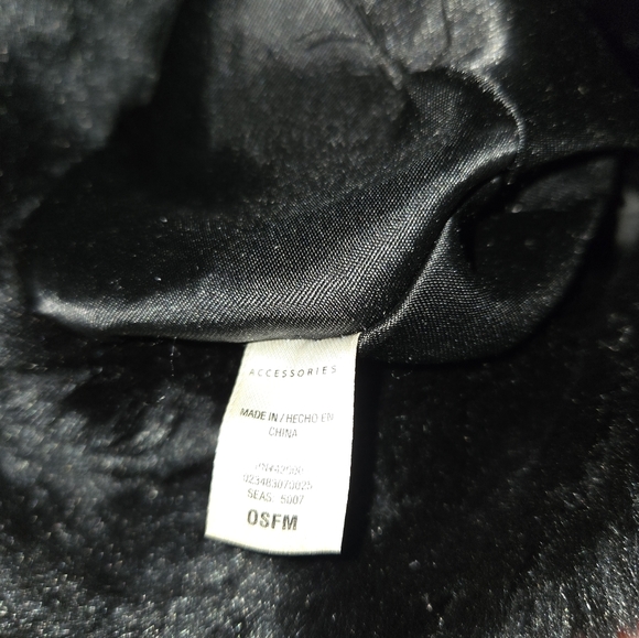Luxurious Black Faux Fur Hat - Picture 3 of 3